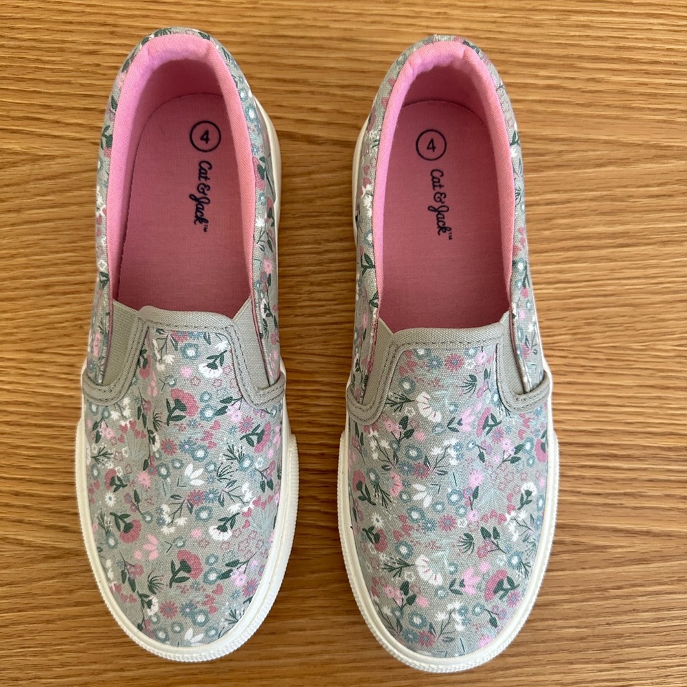 💖3 for $15 Cat and Jack slip on sneakers